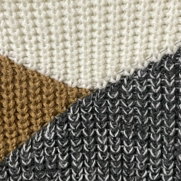 colour block knit sweater - Picture 2 of 3